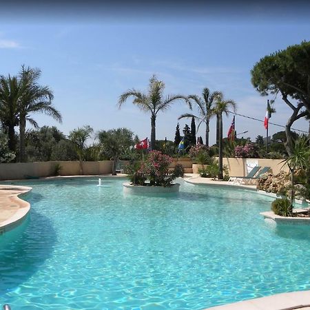 Mobile Home In Frejus, South Of France Eksteriør bilde